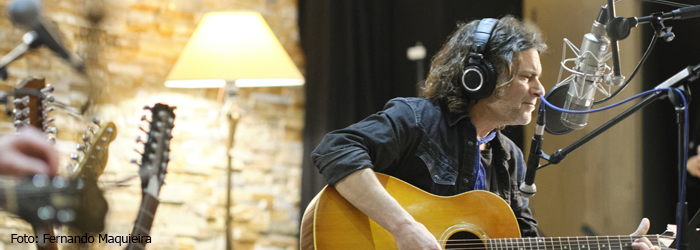 QUIQUE GONZÁLEZ ANUNCIA «1973», SU NUEVO DISCO