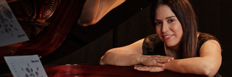 LA PIANISTA GALLEGA, ELSA MUÑIZ, PRESENTA SU LIBRO-DISCO, ‘NEW BEGINNINGS’: UNA NUEVA ETAPA CONTADA A TRAVÉS DEL ‘PIANOTELLING’